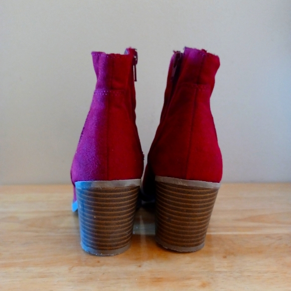 Old Navy Faux Suede Blok Heel Burnt Red Booties Zs.6 - Picture 9 of 10